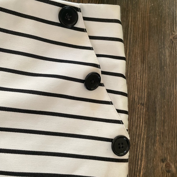 Stripped Black and White Sailor Shorts - Picture 6 of 6